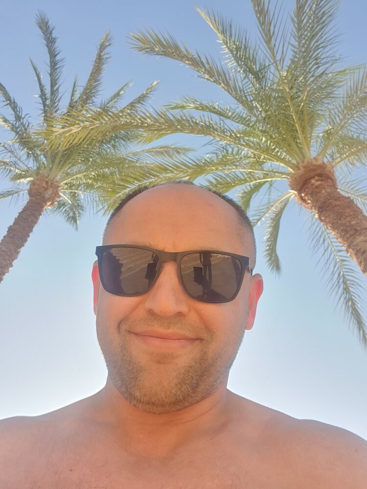  ,   Pasha, 44 ,   ,   