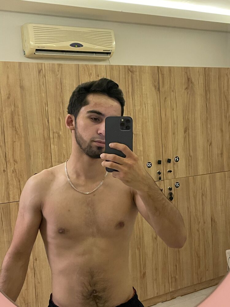  38268277  Amir, 23 ,    