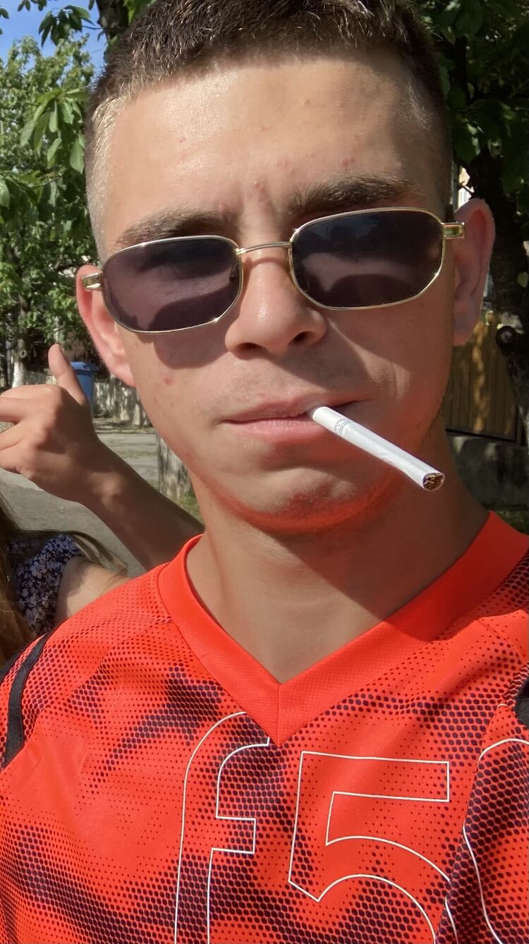  47012467  Dima, 19 ,    Brezineves