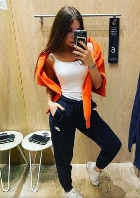  ,   Roksi, 27 ,   ,   