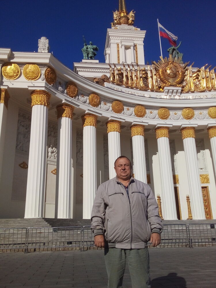  30100497  Viktor, 64 ,    