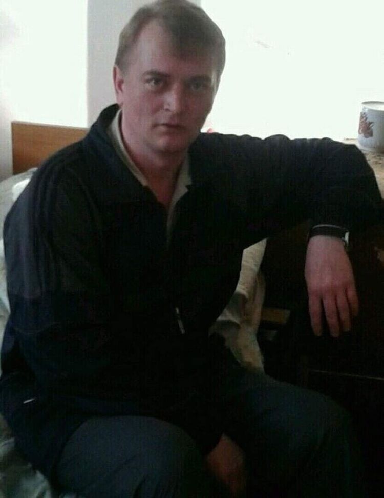  21123827  Andrei, 46 ,    
