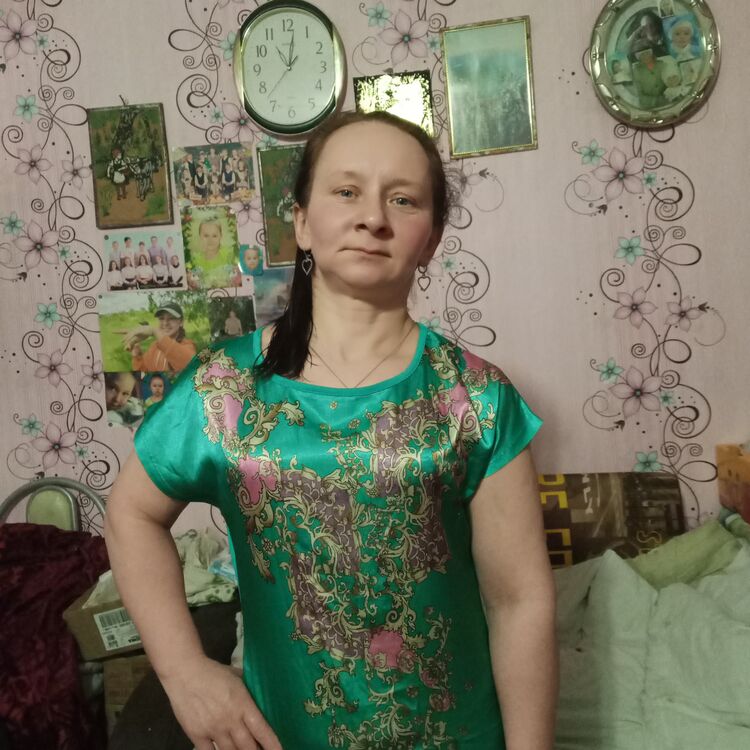  43299137  Ekaterina, 35 ,    