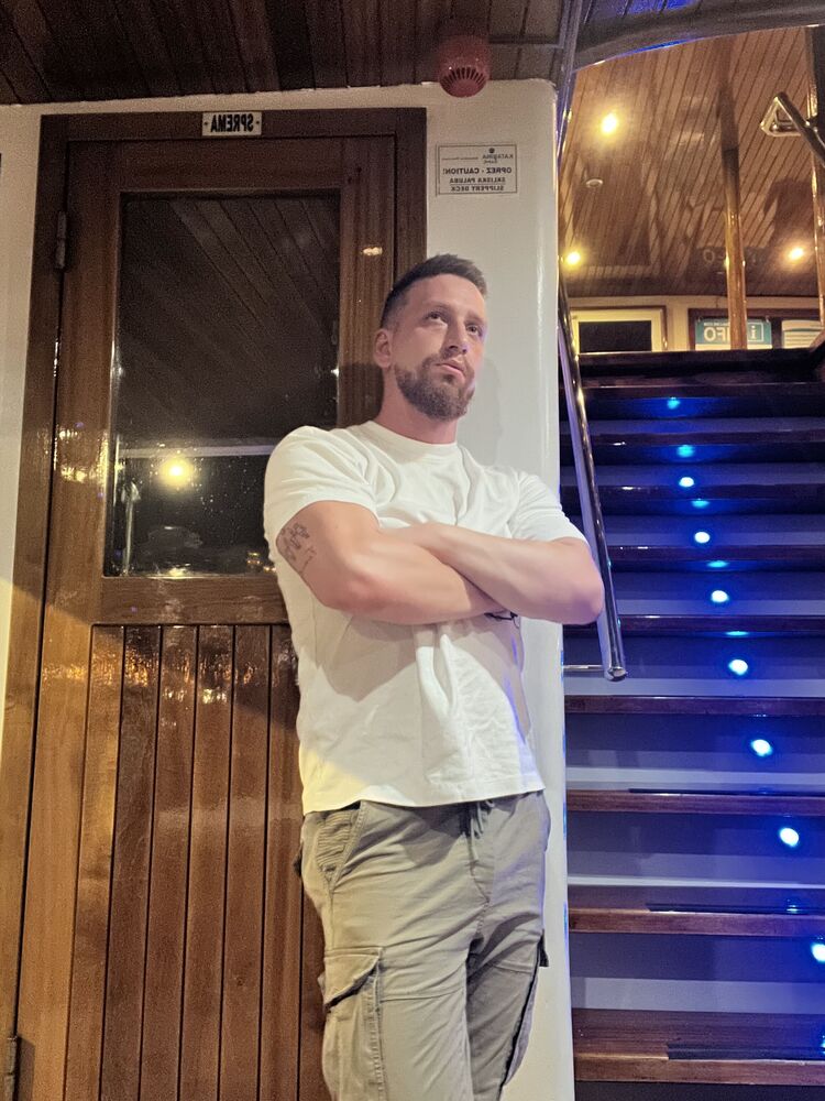  ,   Filip, 28 ,   ,   