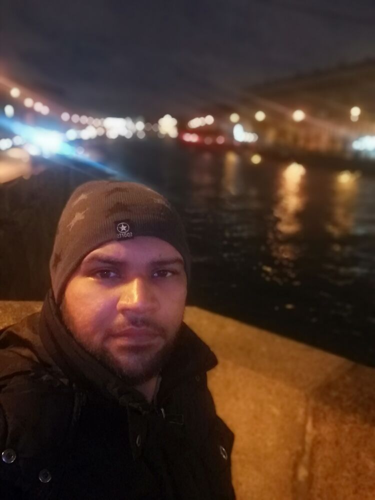  -,   Malik, 37 ,   ,   