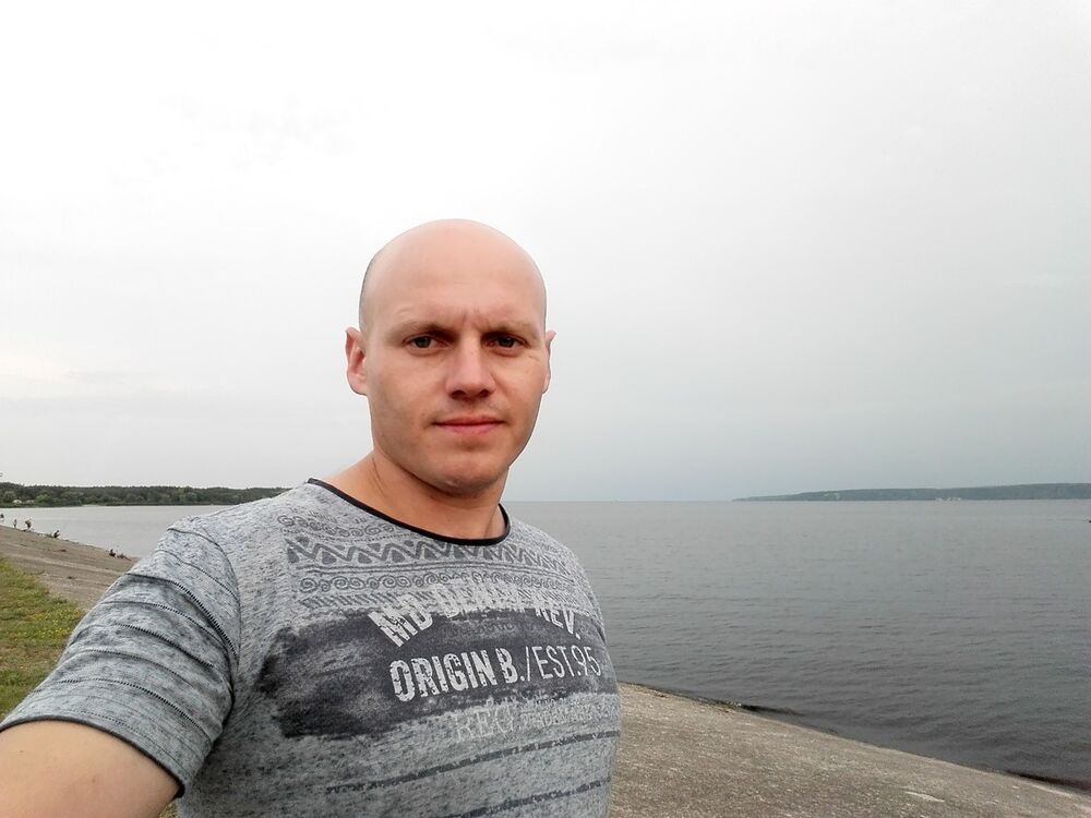  -,   AlexandR, 41 ,   