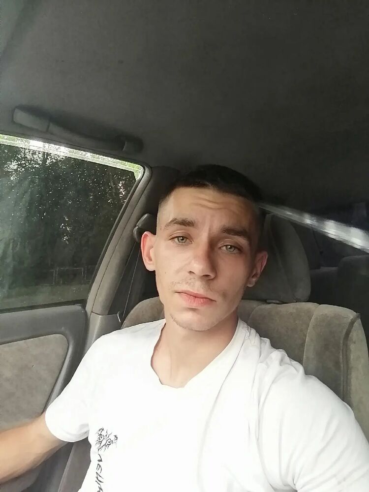  52584997  Roman, 25 ,    