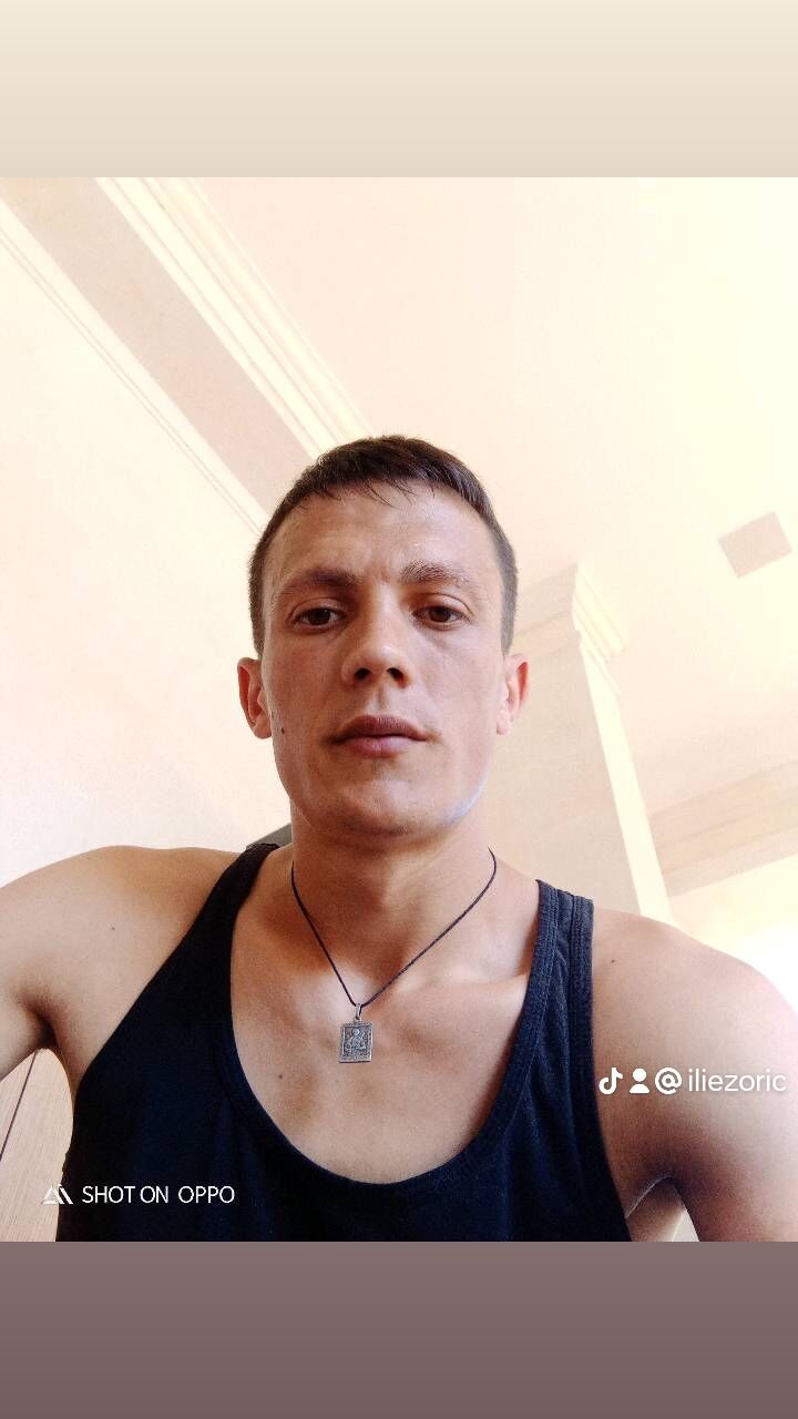  39969147  Ilie, 29 ,    Milan