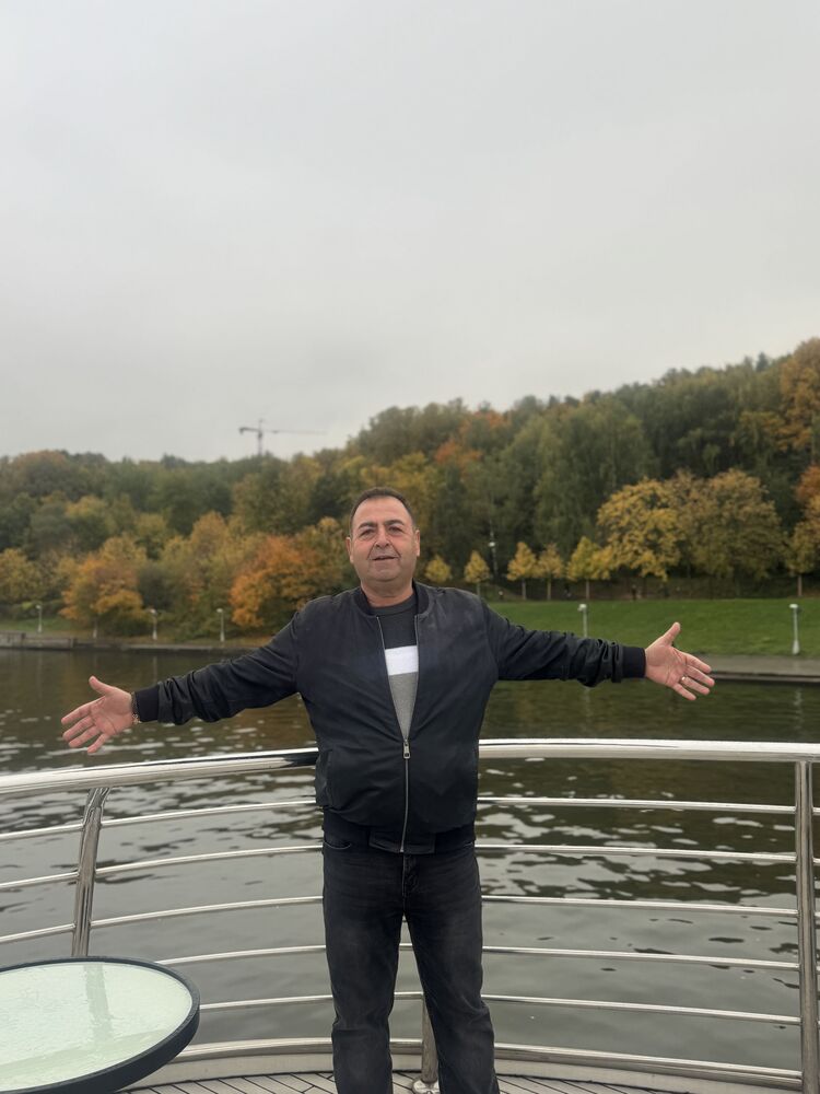  54610497  Sultan, 57 ,    