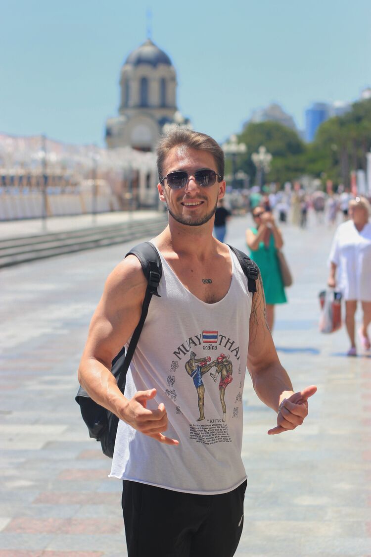  53716447  Alexandr, 26 ,    
