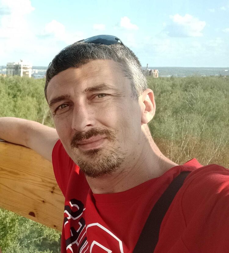  48527947  , 39 ,    