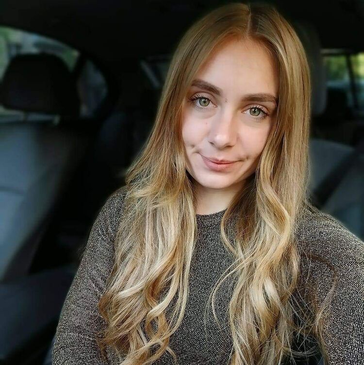  43707917  Iustina, 27 ,    