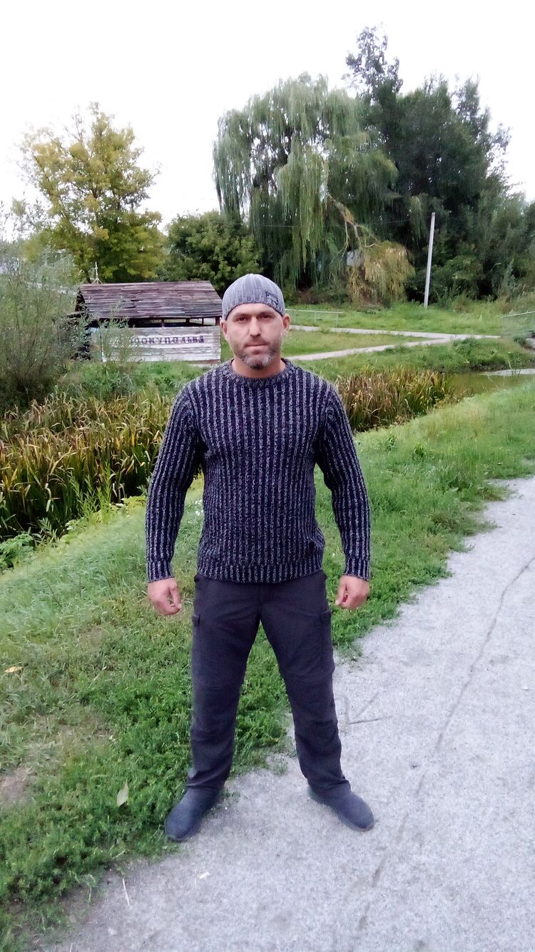  38735827  Petr, 34 ,     