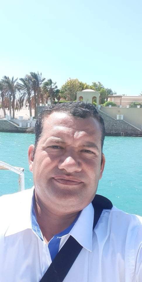  24002757  Younes, 51 ,    