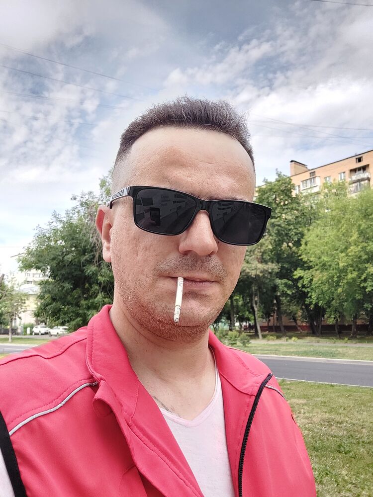  44040057  Farid, 35 ,    