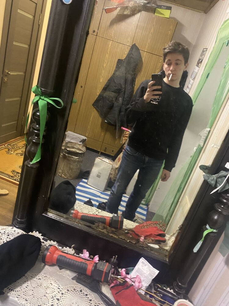  28572967  Vlad, 24 ,    