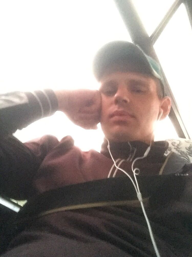  23676527  Grass, 32 ,    