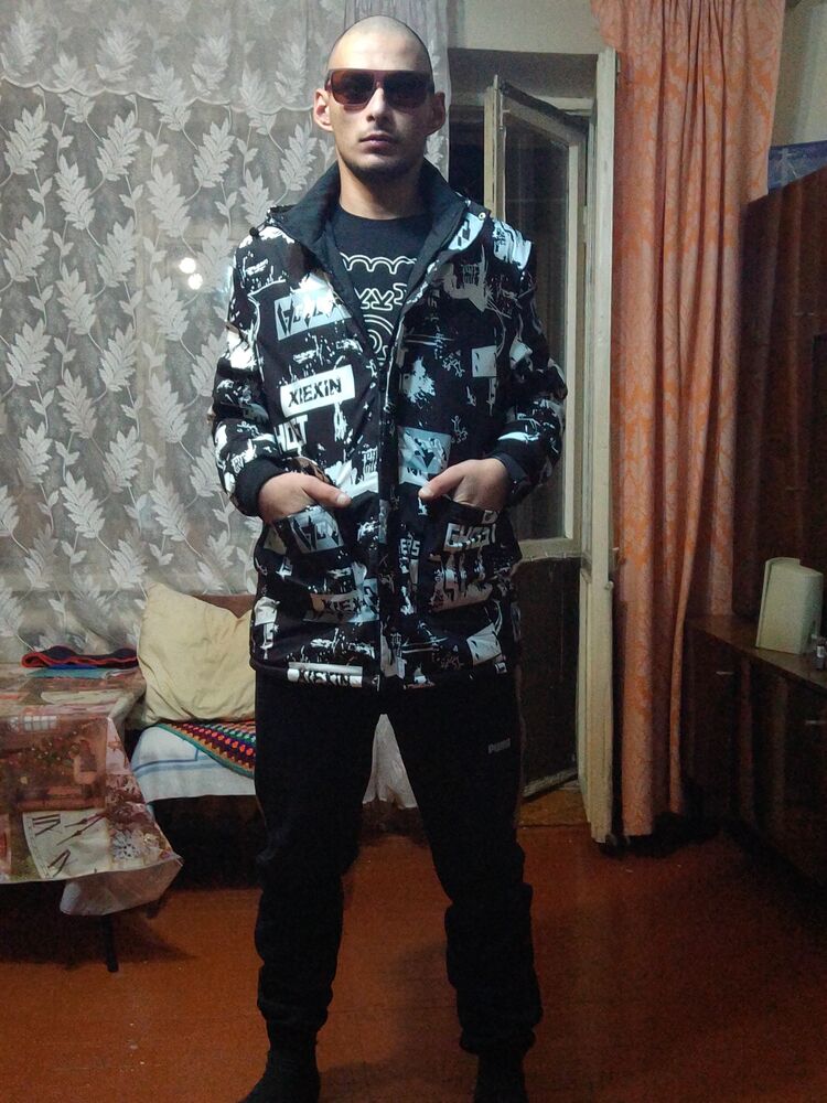  38367897  Ivan, 27 ,    