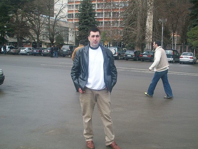  18305507  David, 45 ,    