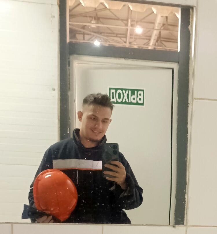  51863057  , 19 ,    