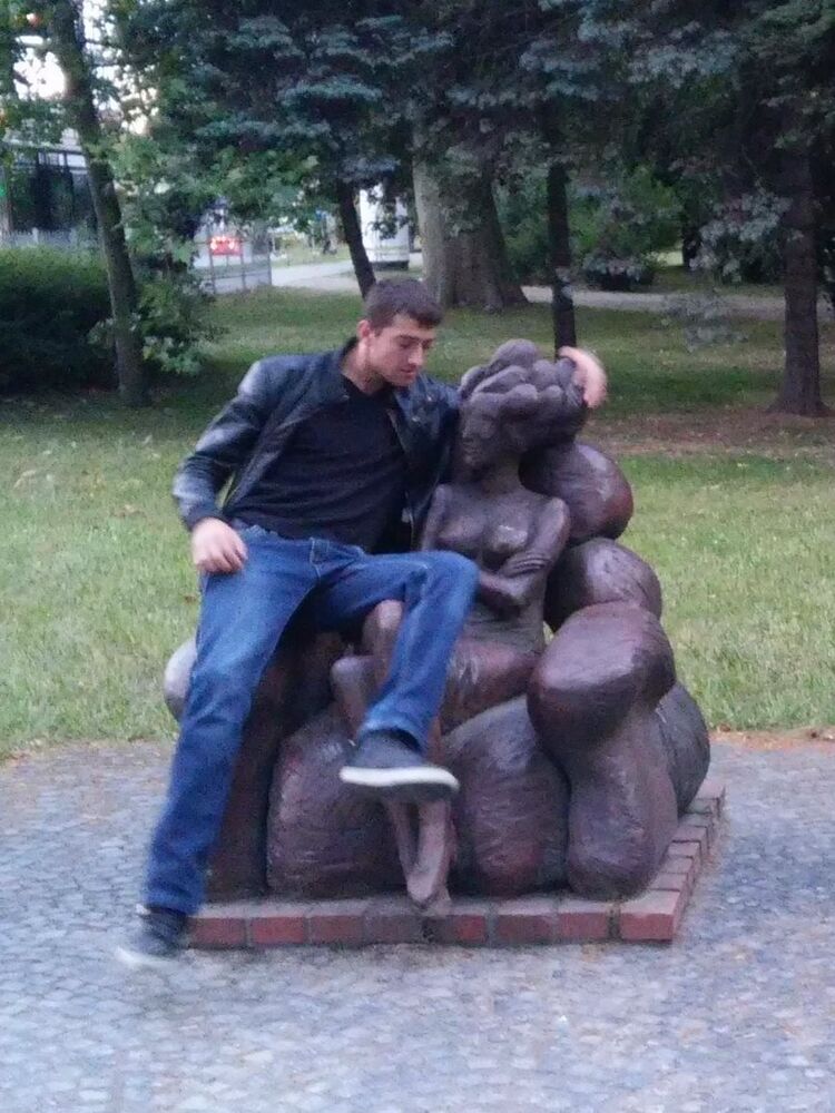  10292447  Andeii, 33 ,    