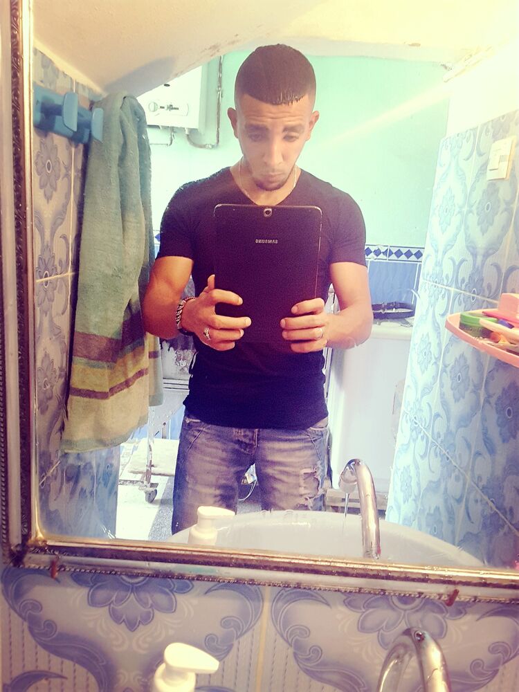  24458787  Yones, 34 ,    Oued Sly