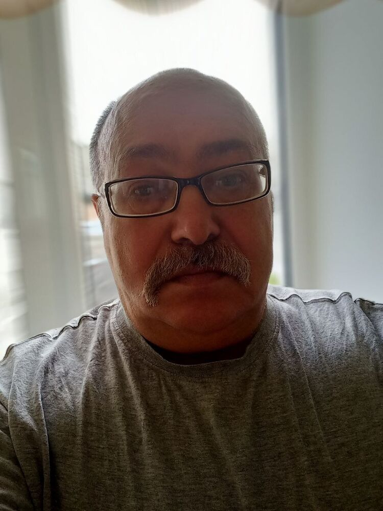  24262377  Rafael, 68 ,    