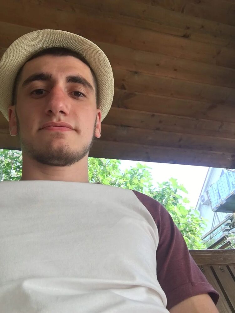  29361537  Artur, 29 ,    