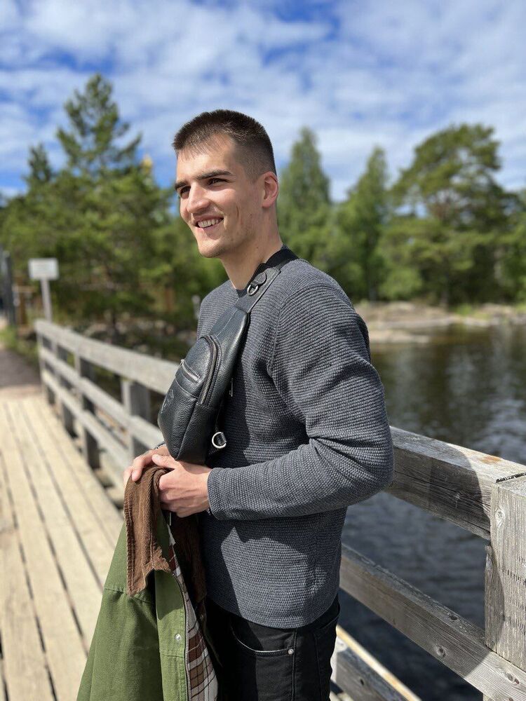  37816617  , 24 ,    -