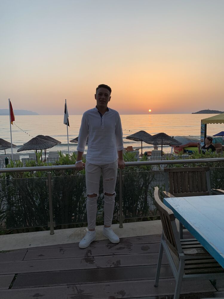  Tetovo,   Emre, 21 ,   ,   