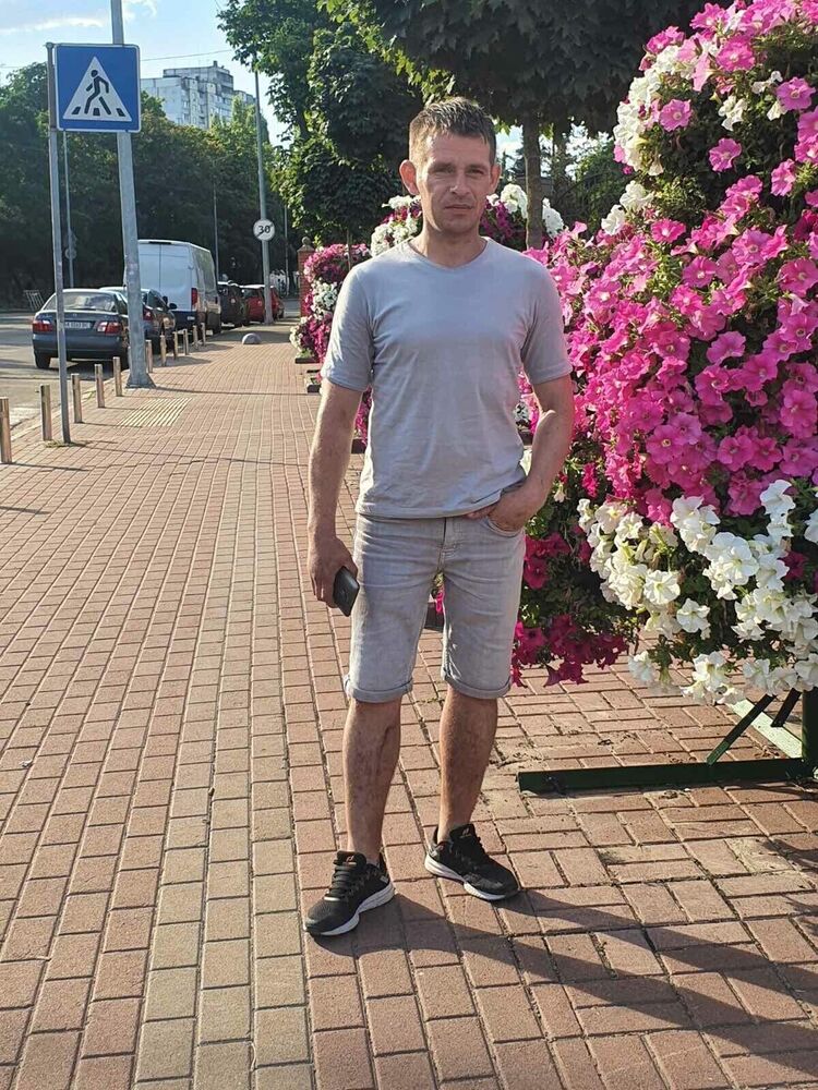  20657387  Igor, 40 ,    