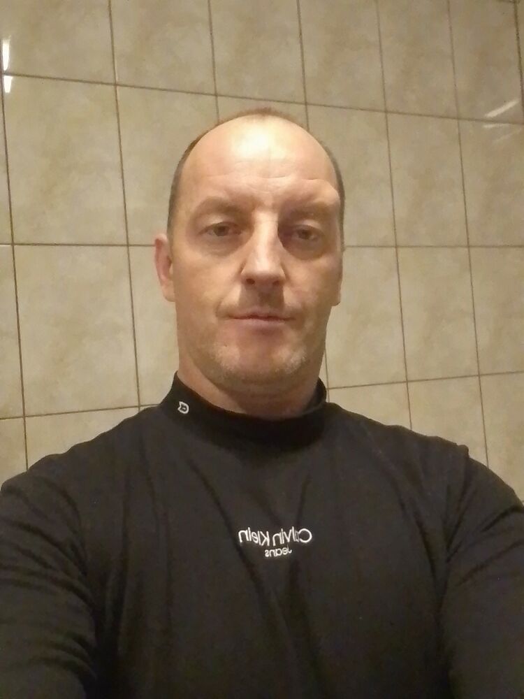 31744667  Yuri, 44 ,    