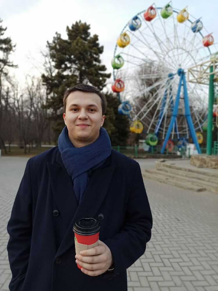  23731917  Andrew, 26 ,    