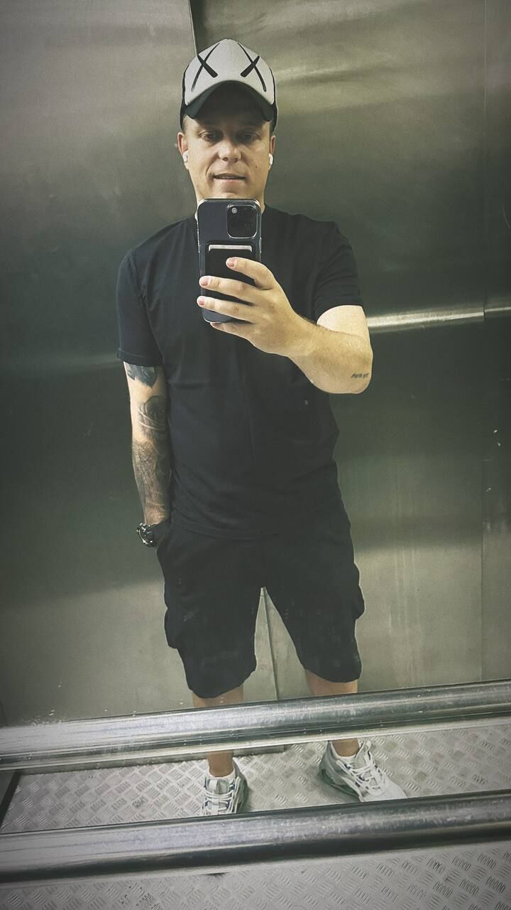  52912357  SG, 28 ,    