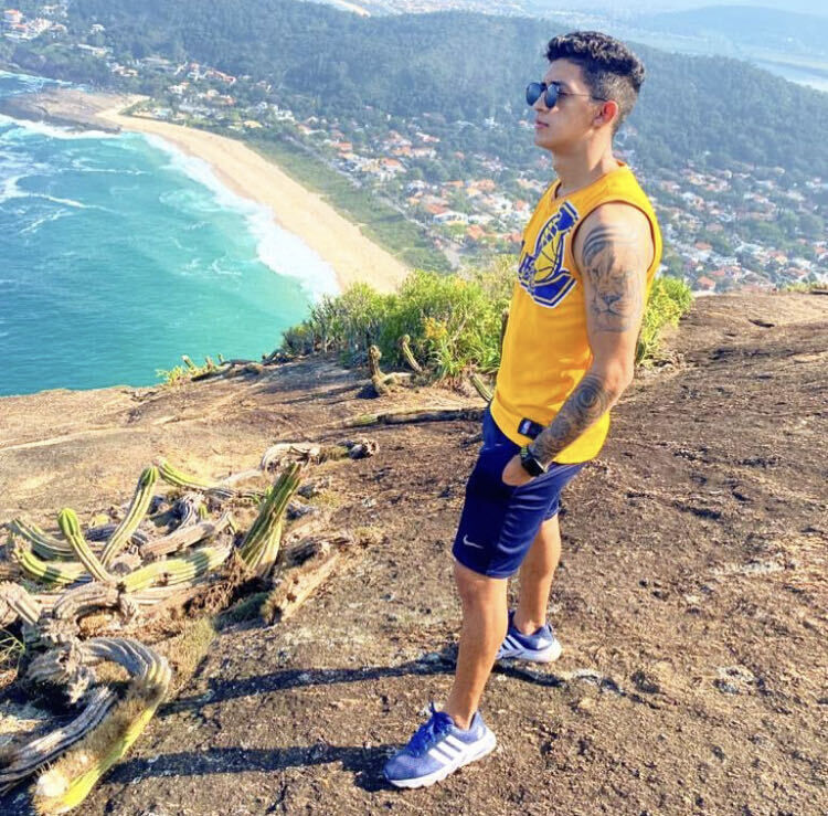  --,   Breno, 24 ,   ,   