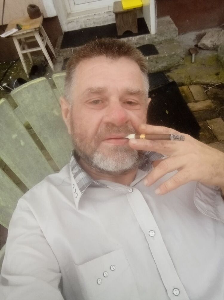  53951037  Igor, 52 ,    