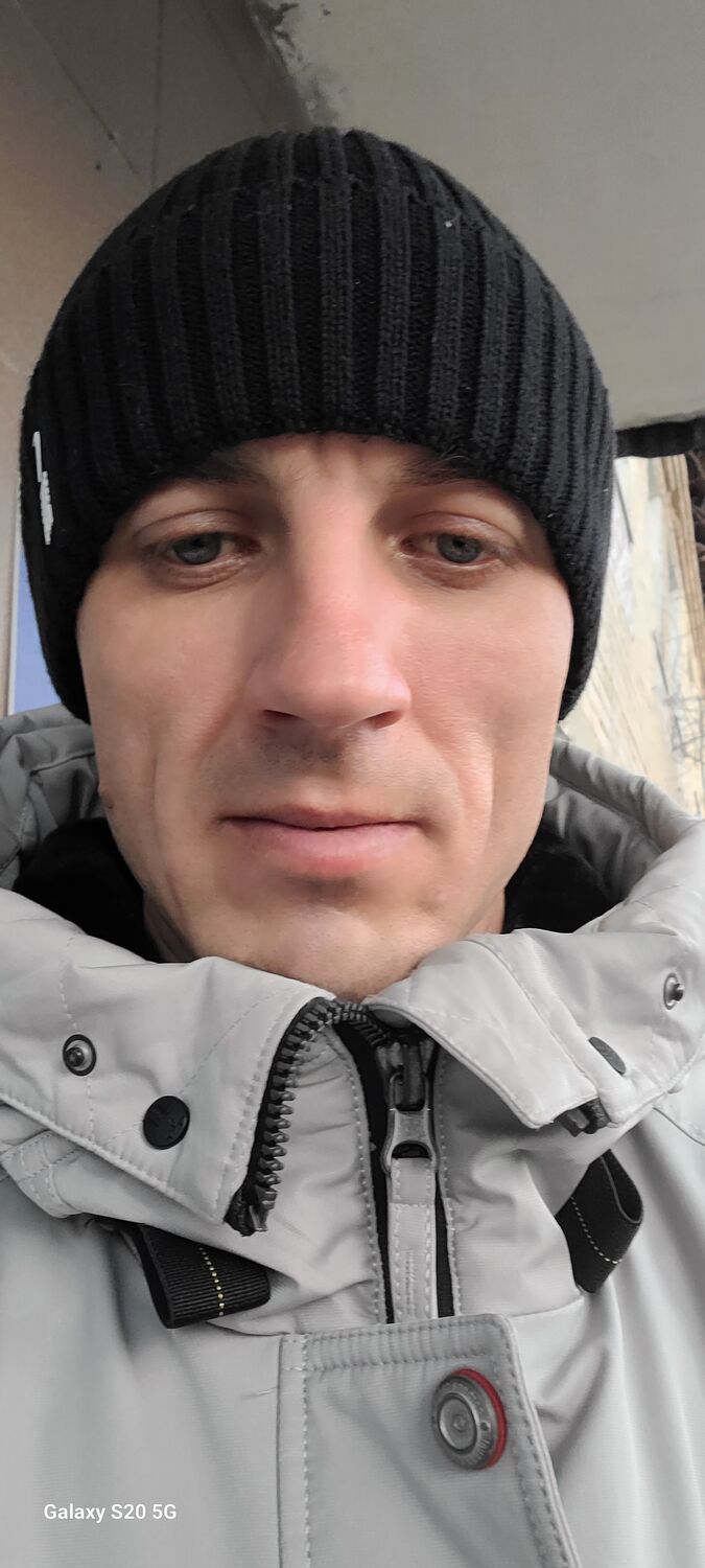  54311307  Denis, 33 ,    