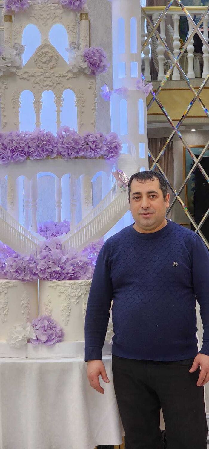  49999757  Seymur, 42 ,    Crawley