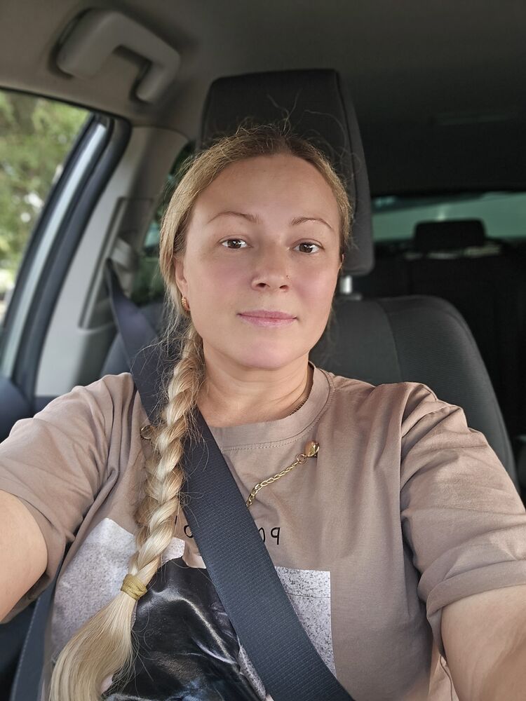  51695177  Lana, 42 ,    