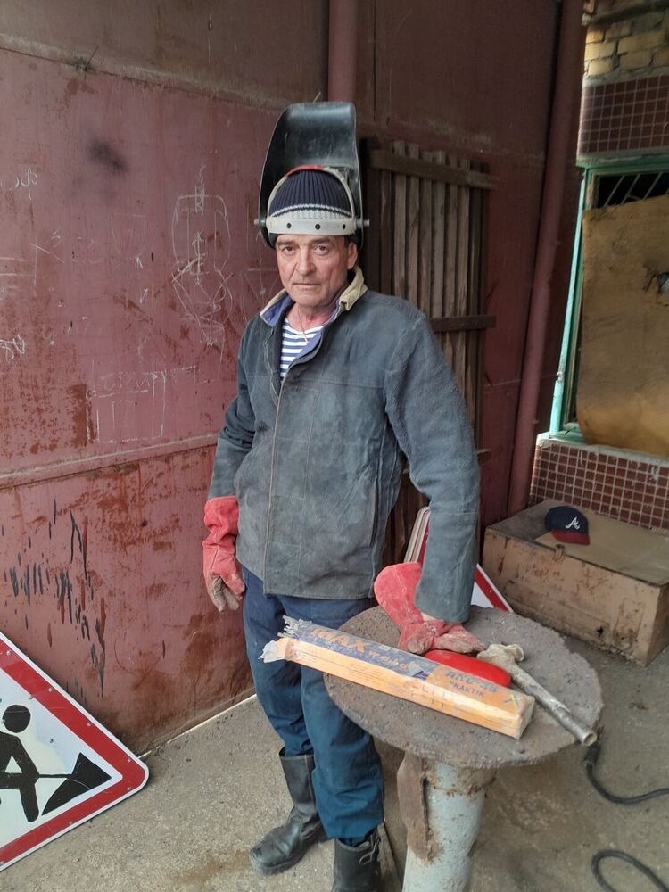  ,   Alex, 60 ,   ,   