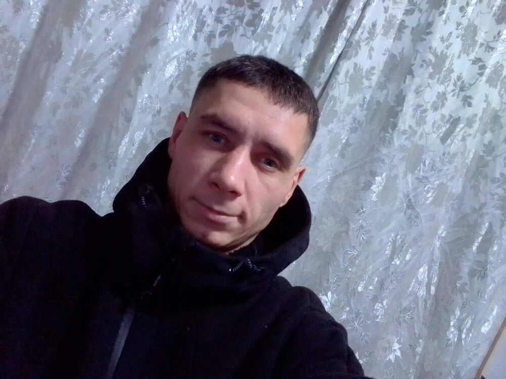  39754227  Slavik, 37 ,    
