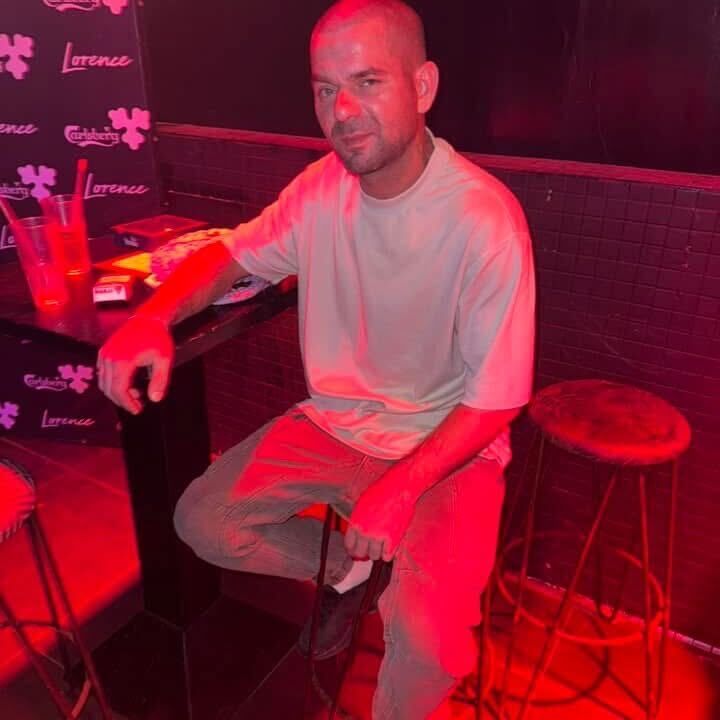  ,   Mike, 36 ,   ,   