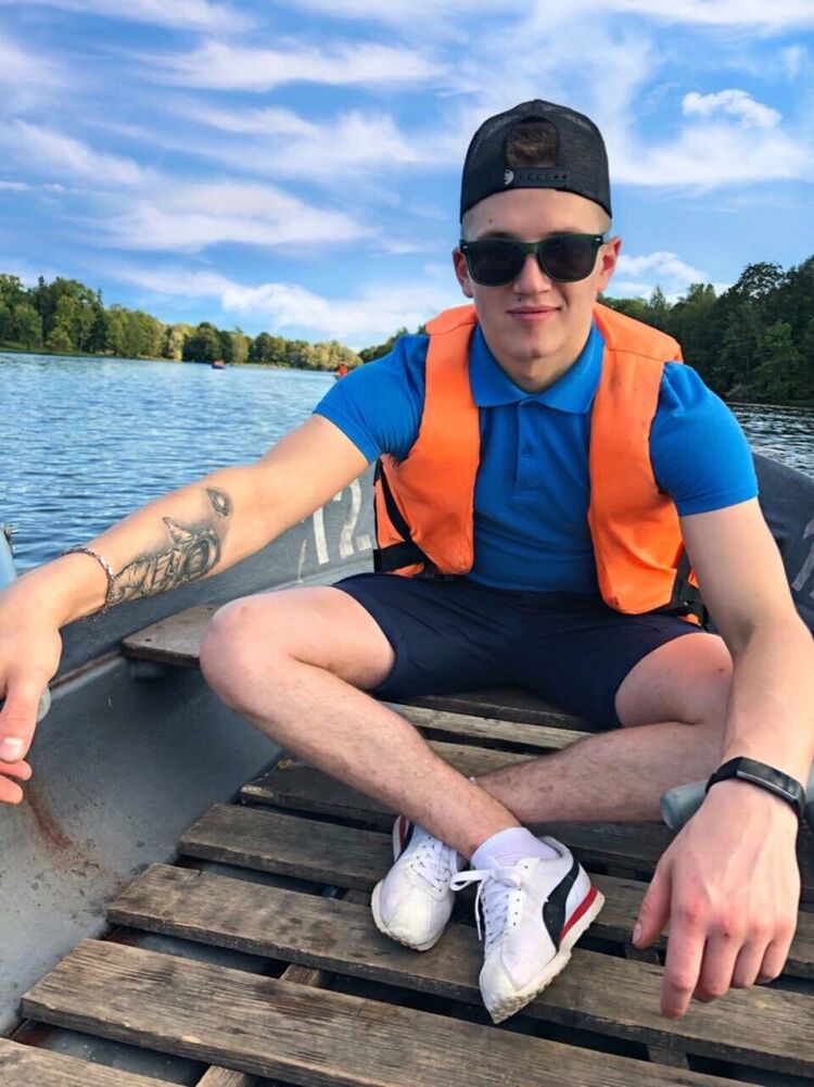  40681607  Maksim, 25 ,    -