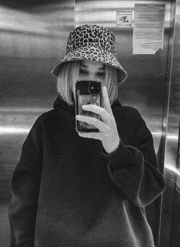  ,   Kosandra, 29 ,  