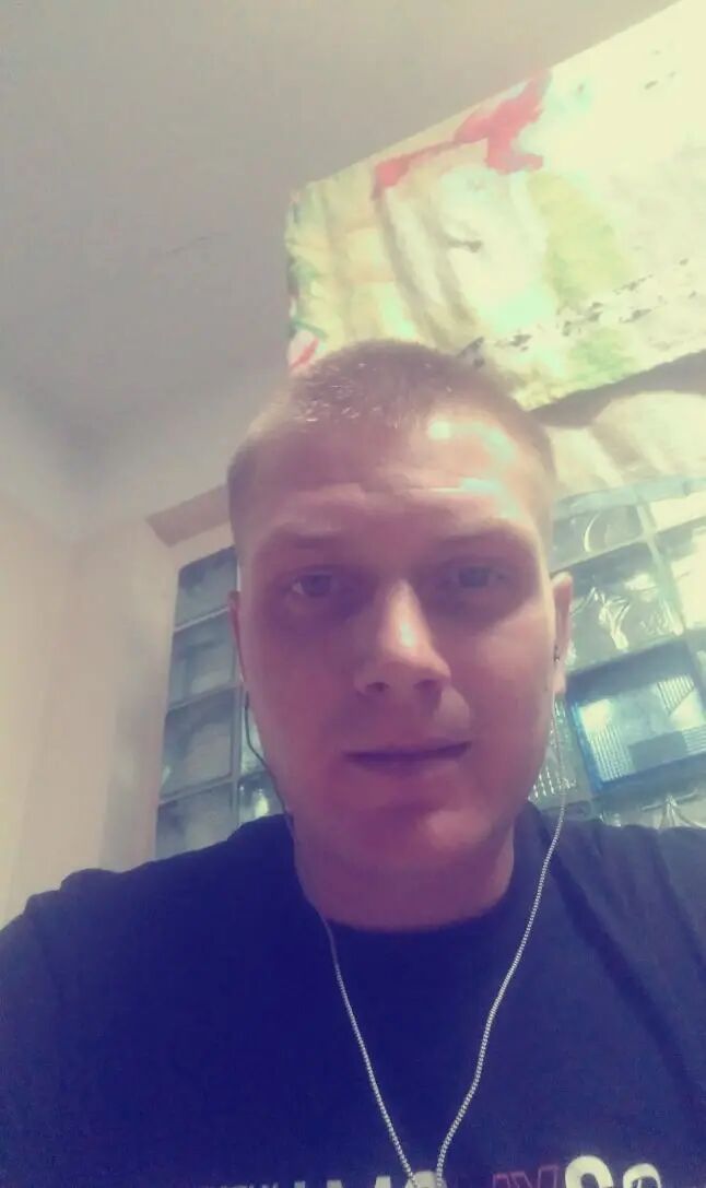  37703197  , 32 ,    
