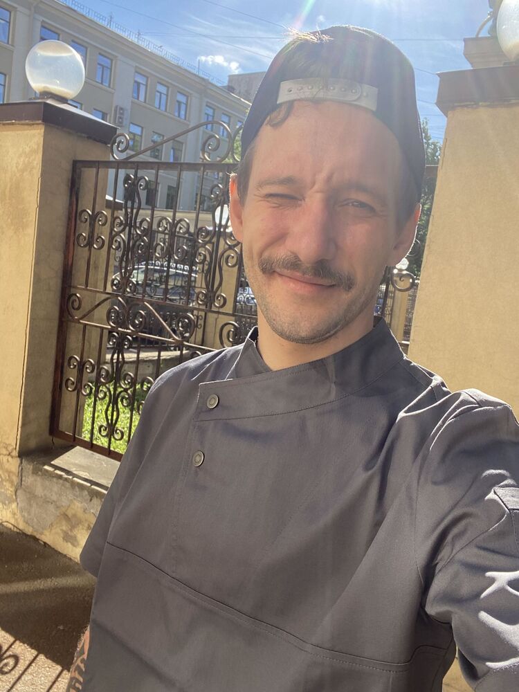  44049847  , 35 ,    -