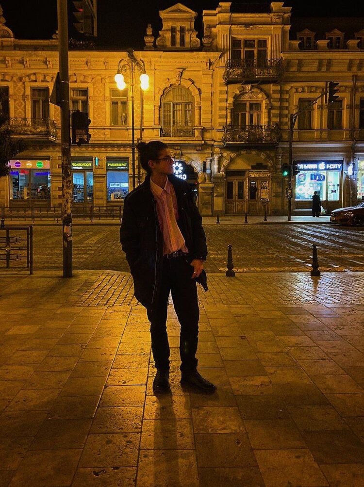  35242827  , 22 ,    --