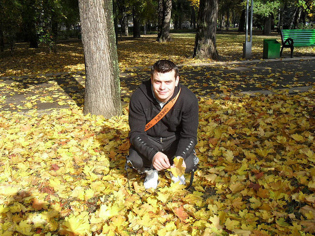  10427917  Serj, 36 ,    