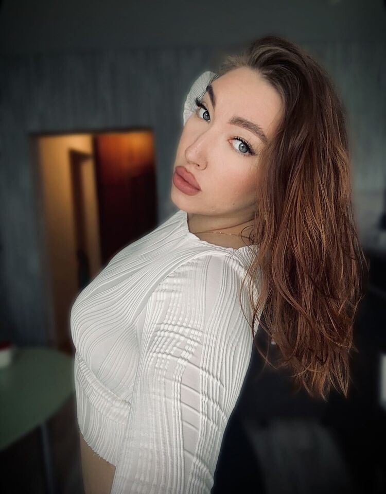  54578617  Arina, 23 ,    