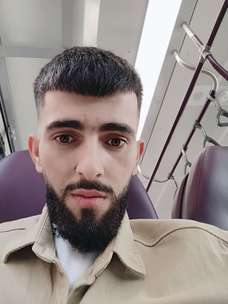  48102797  Dilshod, 23 ,    